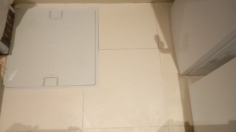 Reparación caja de registro y colocación de tapa plástica