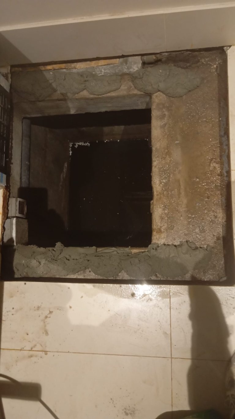 Reparación caja de registro y colocación de tapa plástica