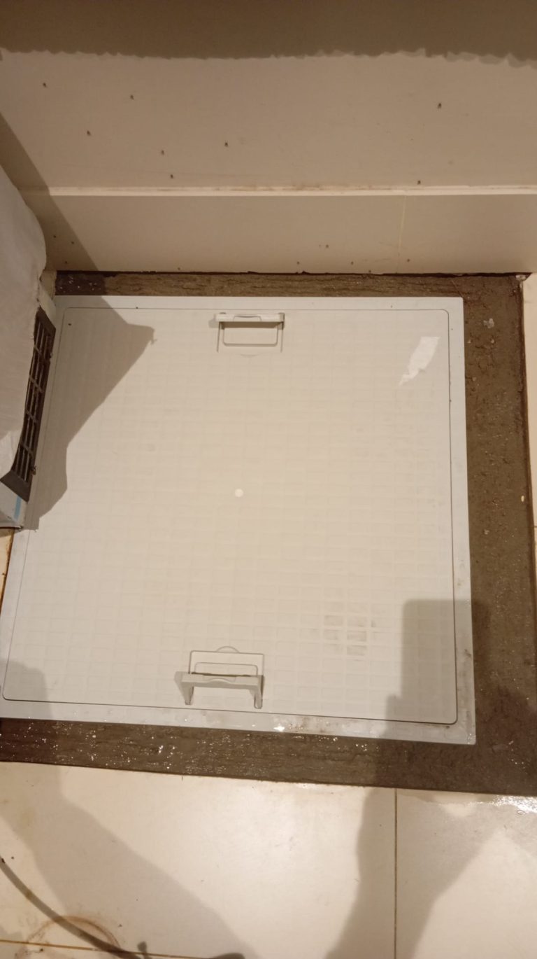 Reparación caja de registro y colocación de tapa plástica