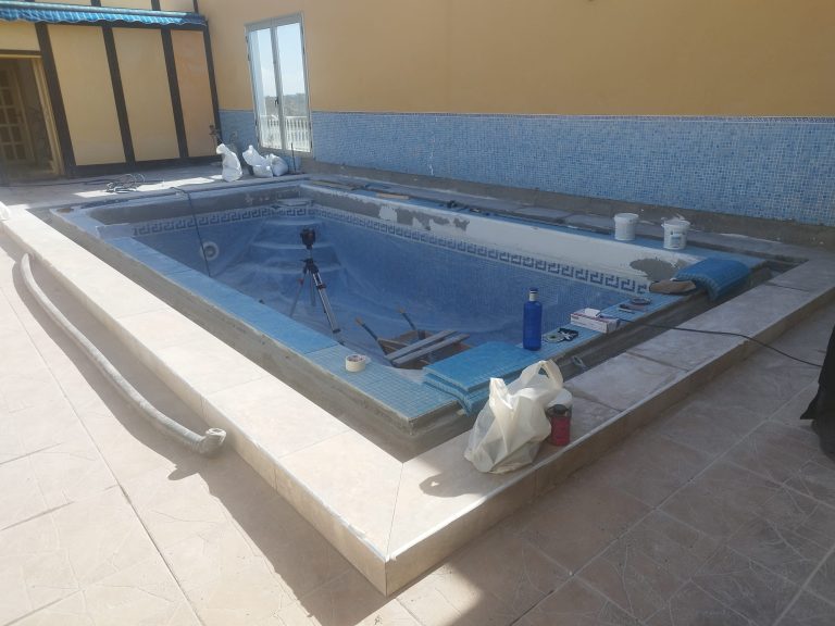 Cambio de gresite y reparación de playa